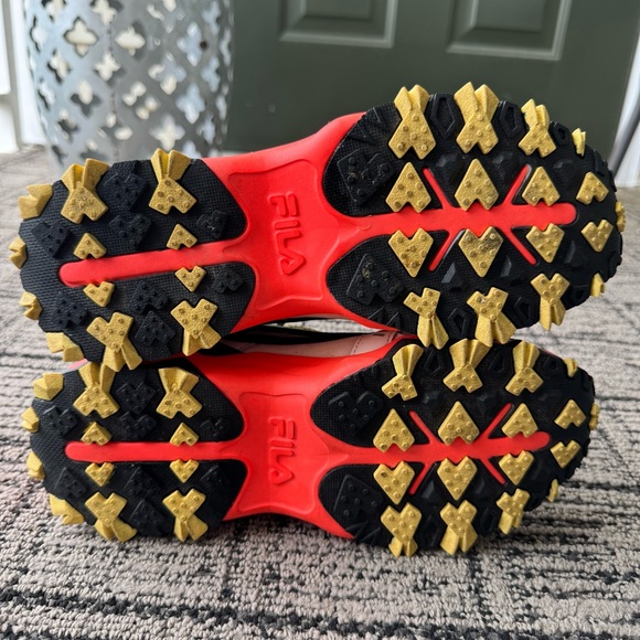 Fila Oakmont TR Trail Sneaker - Picture 7 of 11